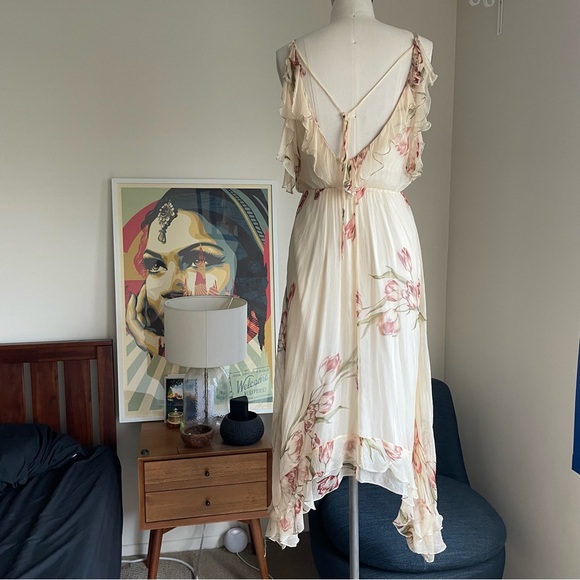 V7 NFC Chiffon Floral Dress - Picture 4 of 11